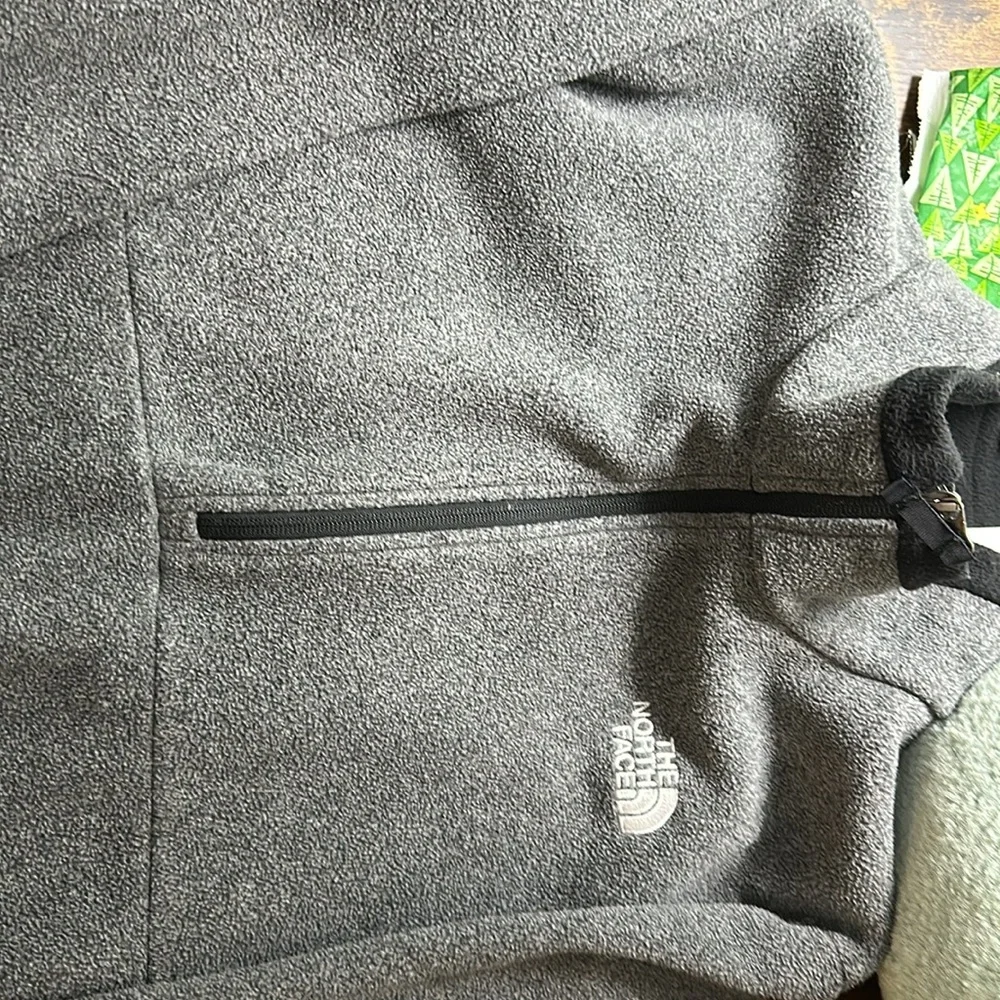 Quarter zip pullover - Picture 2 of 5